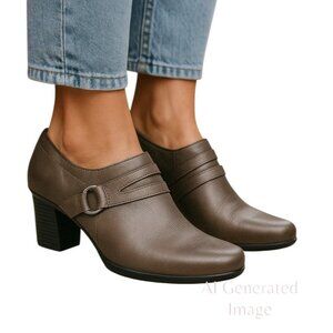 Clarks Bendables 65880 Gray Leather Side Zip Buckle Heel Shoes Bootie Sz 8.5 M